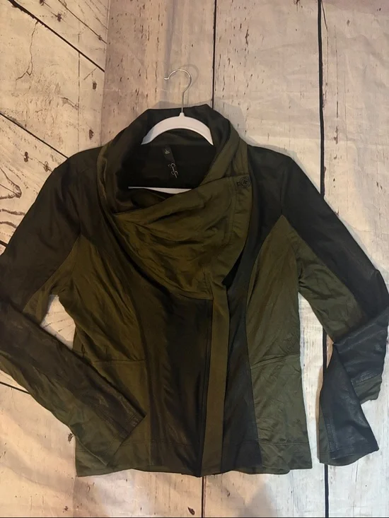 Women’s Jessica Simpson Olive Green & Black zip up Draped neckline Jacket large - Picture 3 of 8